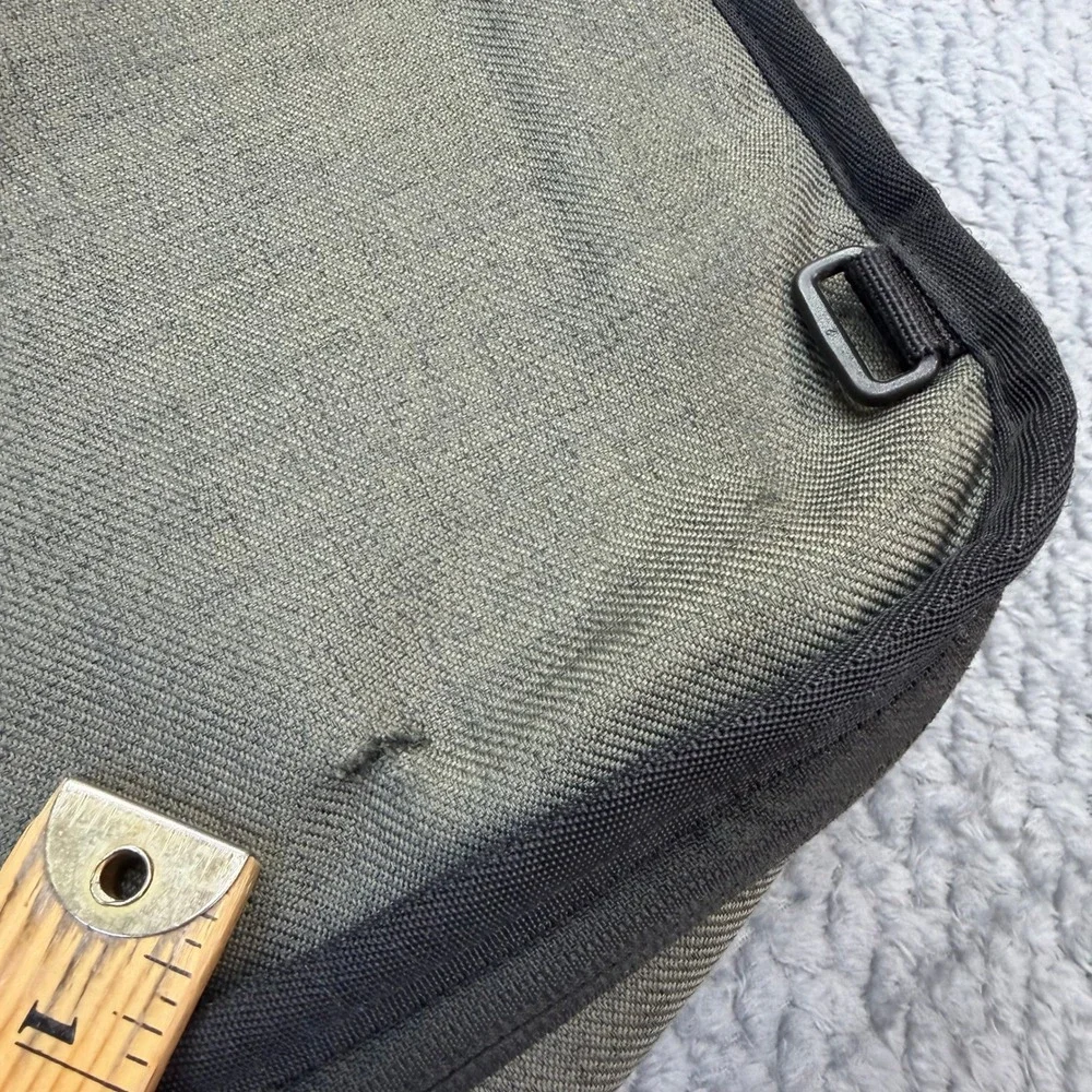 Timbuk2 Messenger Bag Medium Commuter Olive Green Recycled Fabric Laptop